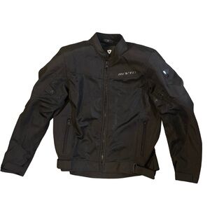 Black Performance Motorcycle Jacket with Streamlined Design